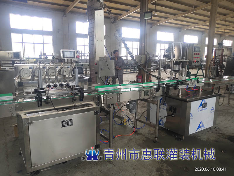 全自動奶茶灌裝封口機