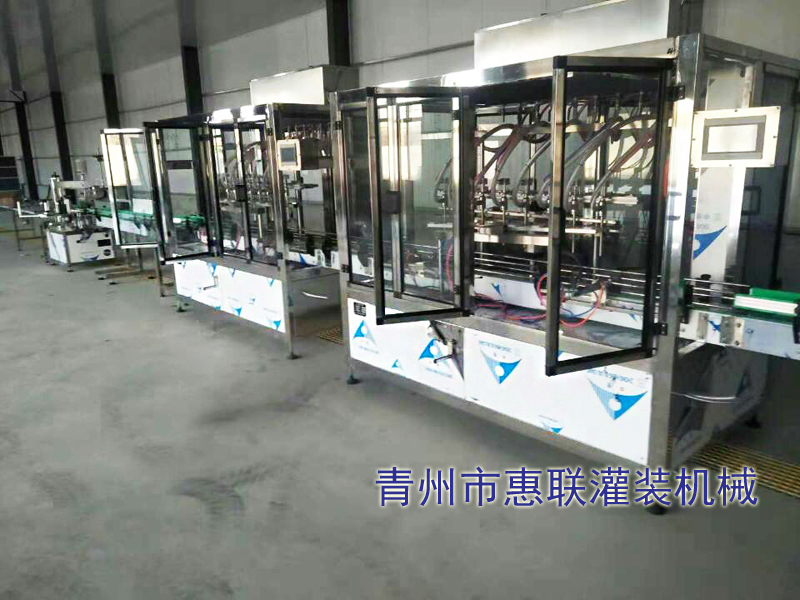 直線式液體灌裝機